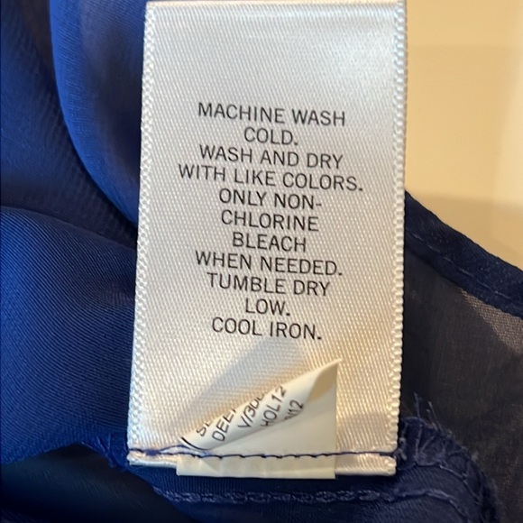 💙BANANA REPUBLIC SHEER BLUE TOP - RUFFLES AROUND THE NECK & FRONT BUTTONS SMALL - Picture 14 of 14